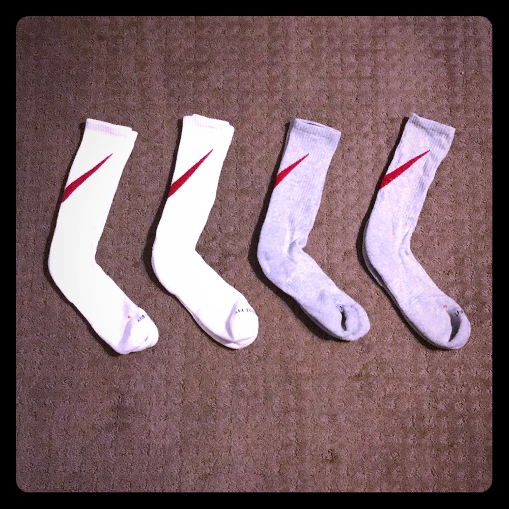 Men's Nike dri-fit socks ( 4 pairs)